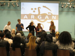 Panelgesprek voor publiek bij Stichting Argan